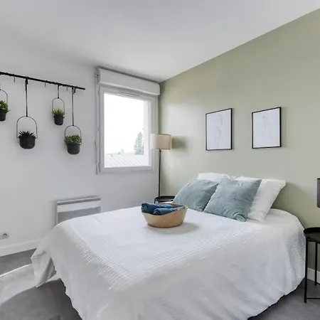 Apartment Premium Flat 6 People With Billard And Terrace Stade De France Saint-Denis (Seine-Saint-Denis)