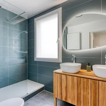 Apartment Premium Flat 6 People With Billard And Terrace Stade De France Saint-Denis (Seine-Saint-Denis)